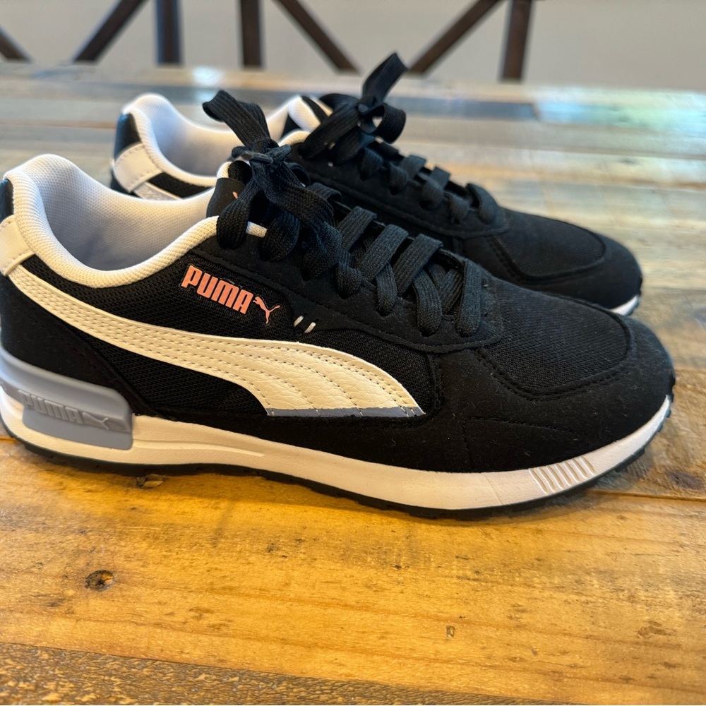 NWOT Puma Graviton Sneaker - Women’s Size 7